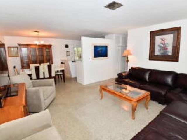 Дом в аренду по адресу 509 NW 30th Court - фото 6675495