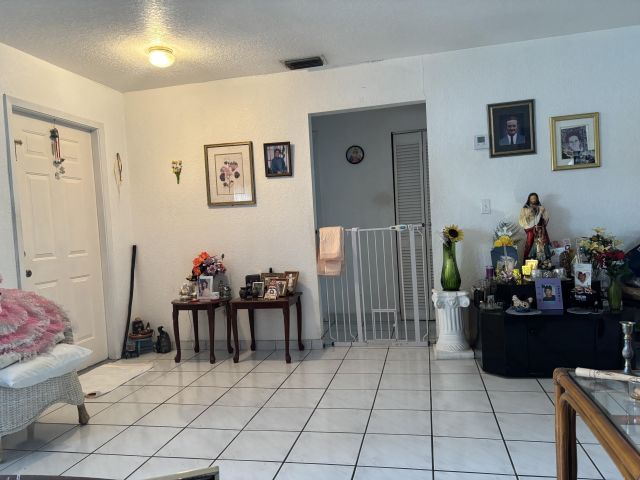 Продажа дома по адресу 2699 Summit Boulevard - фото 6675440