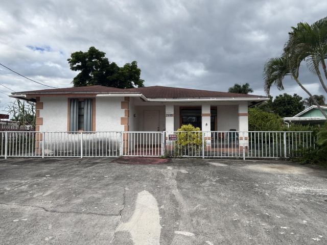 Продажа дома по адресу 2699 Summit Boulevard - фото 6675446