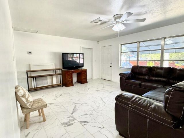 Продажа дома по адресу 802 Lytle Street - фото 6676343