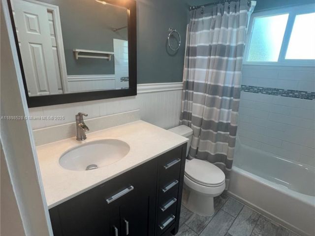 Дом в аренду по адресу 141 NW 72nd Way 1 - фото 7430754