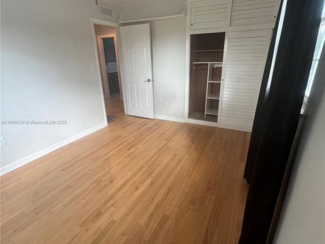 Дом в аренду по адресу 141 NW 72nd Way 1 - фото 7430757