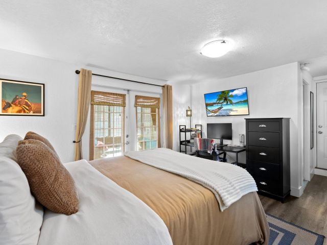 Продажа дома по адресу 1140 SW 9th Avenue - фото 6687555