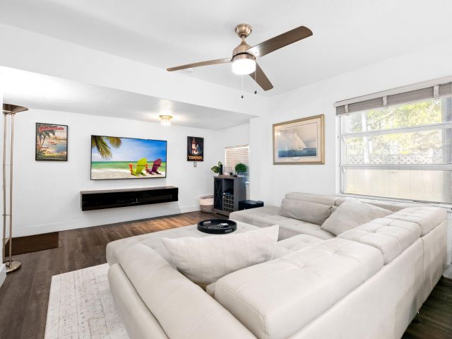 Продажа дома по адресу 1140 SW 9th Avenue - фото 6687556