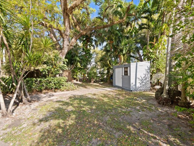 Дом в аренду по адресу 1140 SW 9th Avenue - фото 6687518
