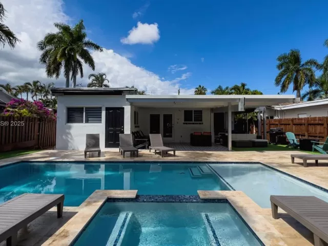 Продажа дома по адресу 1230 Johnson St - фото 7579766