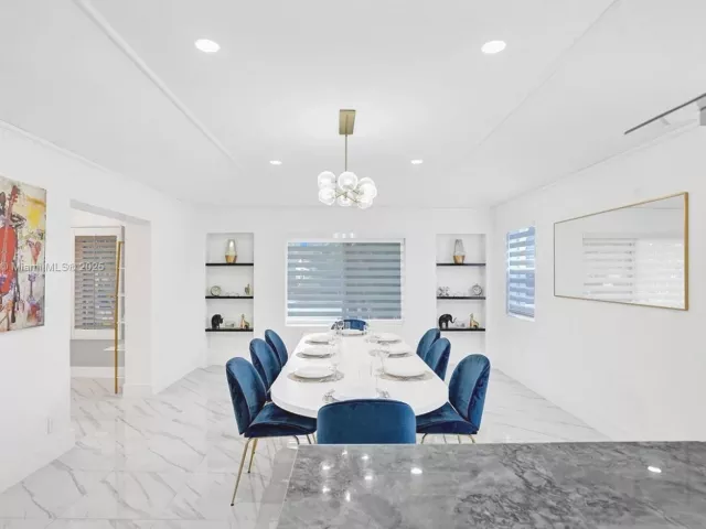 Продажа дома по адресу 725 Harrison St - фото 7579706