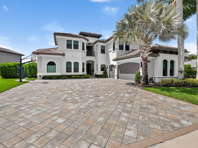 Дом в аренду по адресу 16892 Strasbourg Lane - фото 6676780