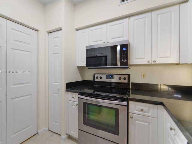 Продажа квартиры #1614 - фото 6751735