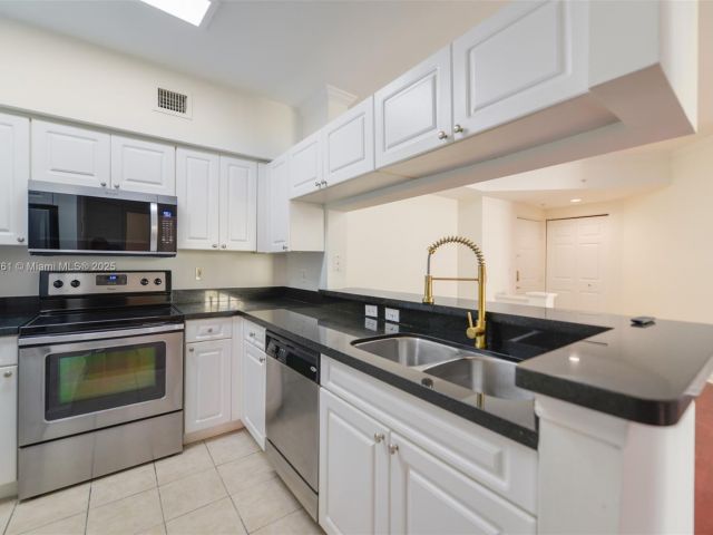 Продажа квартиры #1614 - фото 6751736