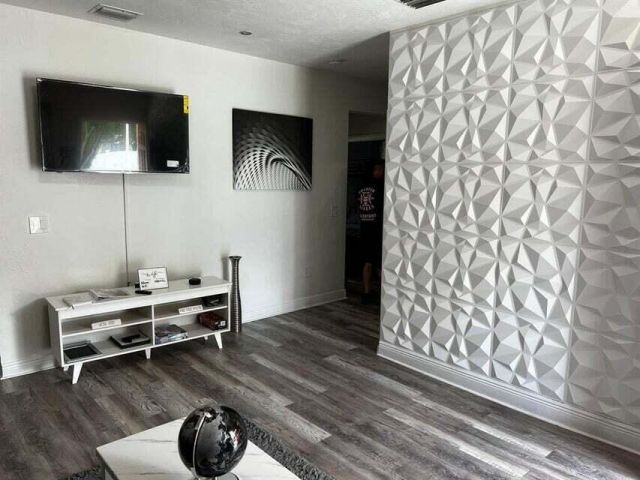 Дом в аренду по адресу 538 SW 7th Street - фото 6680876