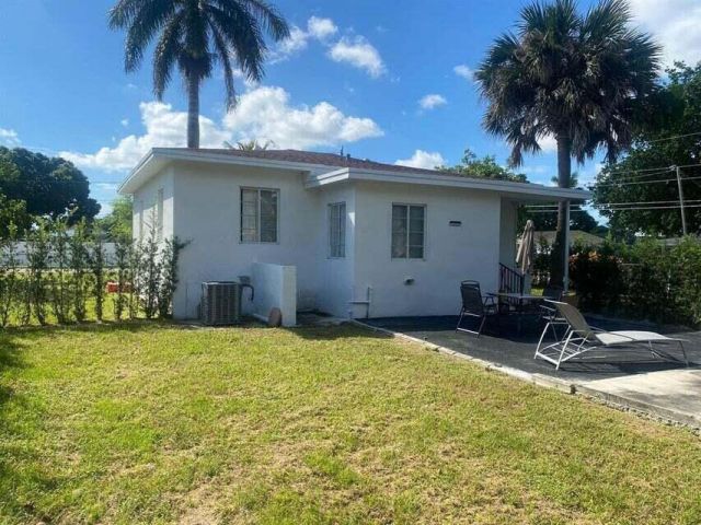 Дом в аренду по адресу 538 SW 7th Street - фото 6680880