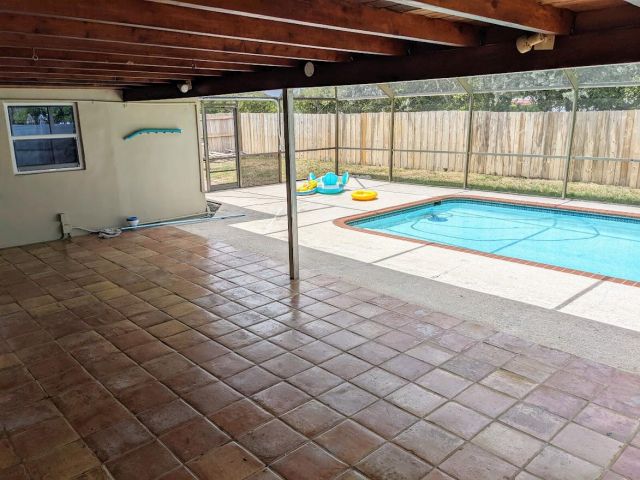 Продажа дома по адресу 299 NW 12th Street - фото 6703292