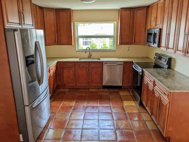 Продажа дома по адресу 299 NW 12th Street - фото 6703293