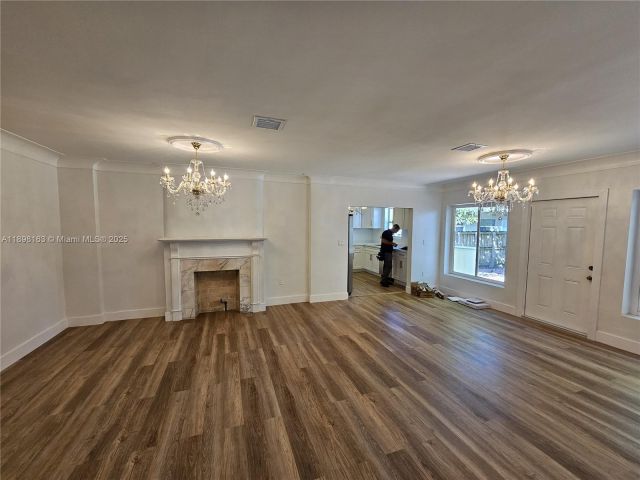 Продажа дома по адресу 1915 Normandy Drive - фото 7468460