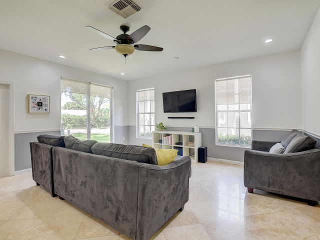 Продажа дома по адресу 1489 E Bexley Park Drive - фото 6680896