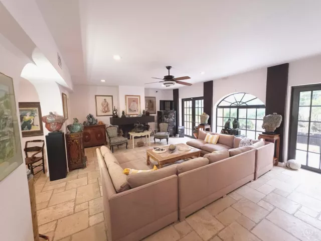 Продажа дома по адресу 4200 N Surf Road - фото 9281665
