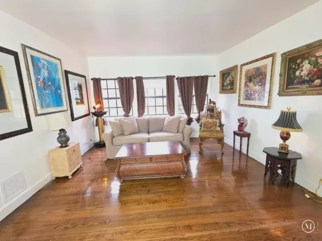 Продажа дома по адресу 4200 N Surf Road - фото 9281674