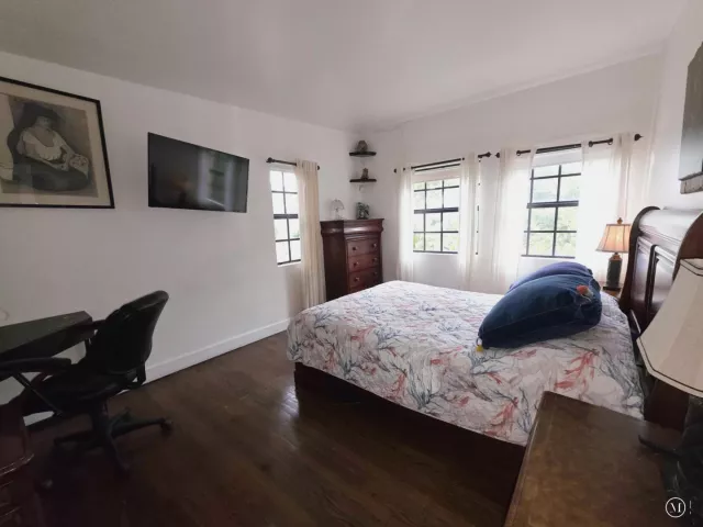 Продажа дома по адресу 4200 N Surf Road - фото 9281675