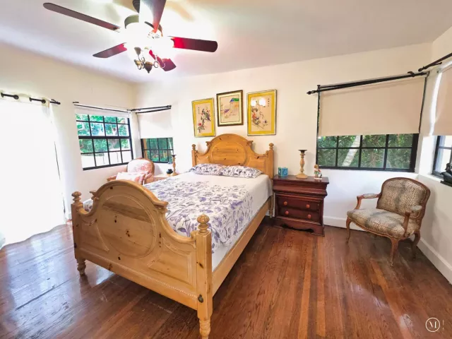 Продажа дома по адресу 4200 N Surf Road - фото 9281676