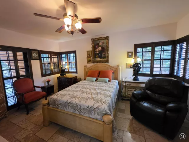 Продажа дома по адресу 4200 N Surf Road - фото 9281679