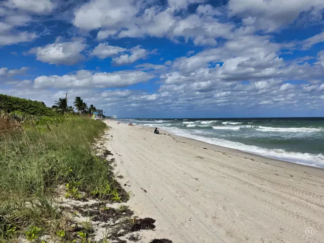 Продажа дома по адресу 4200 N Surf Road - фото 9281683