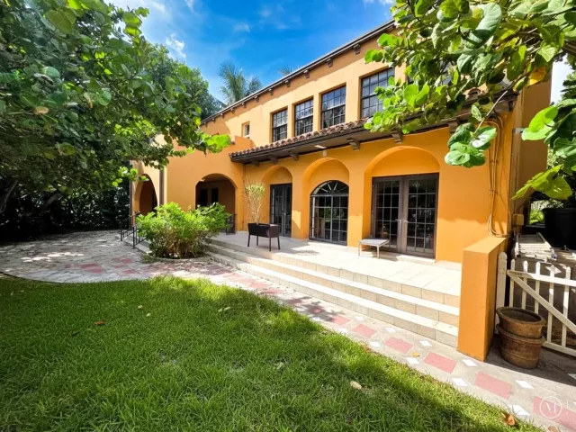Продажа дома по адресу 4200 N Surf Road - фото 9281657