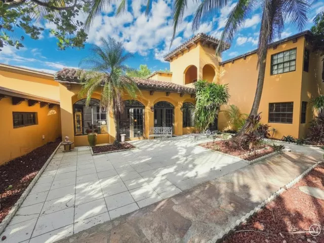 Продажа дома по адресу 4200 N Surf Road - фото 9281660
