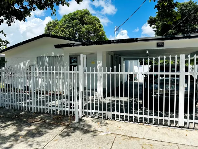 Продажа дома по адресу 17926 SW 104th Ave - фото 6678755