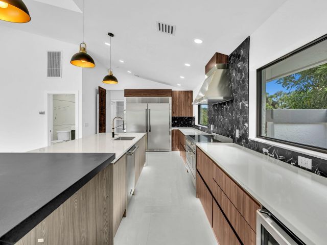 Продажа дома по адресу 7160 Montrico Drive - фото 6705437