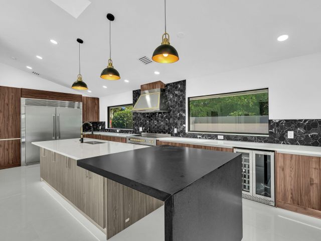 Продажа дома по адресу 7160 Montrico Drive - фото 6705440