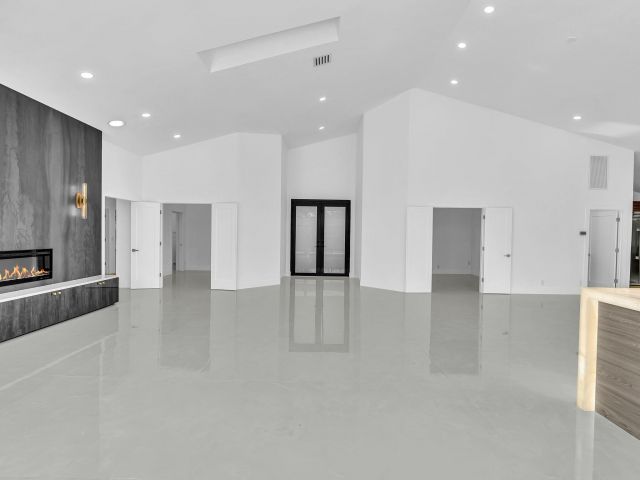 Продажа дома по адресу 7160 Montrico Drive - фото 6705445