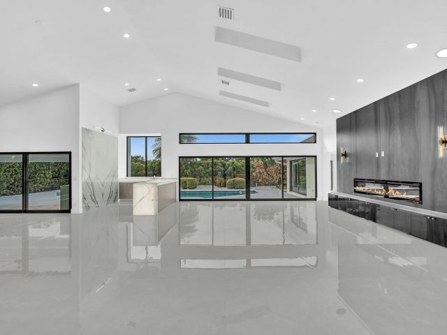 Продажа дома по адресу 7160 Montrico Drive - фото 6705447