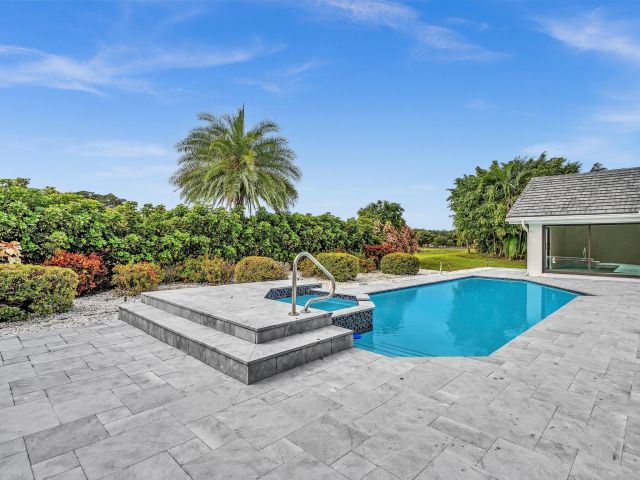 Продажа дома по адресу 7160 Montrico Drive - фото 6705448