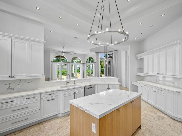 Продажа дома по адресу 2124 W Maya Palm Drive - фото 6698064