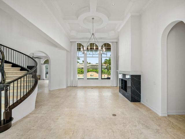 Продажа дома по адресу 2124 W Maya Palm Drive - фото 6698071