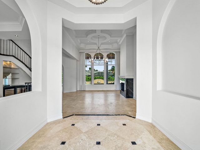 Продажа дома по адресу 2124 W Maya Palm Drive - фото 6698074