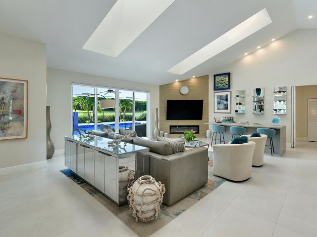 Продажа дома по адресу 7508 Mandarin Drive - фото 6781525