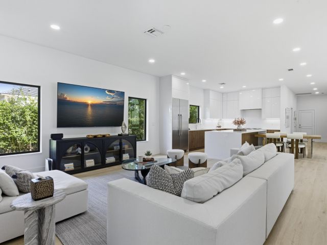 Продажа дома по адресу 2557 Seminole Circle - фото 6768945