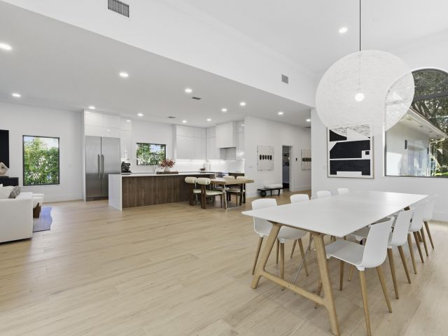 Продажа дома по адресу 2557 Seminole Circle - фото 6768952