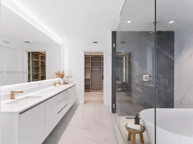 Продажа квартиры #5401 - фото 6789150