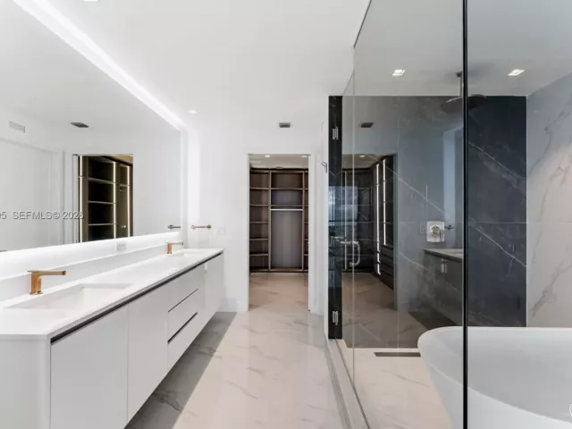 Продажа квартиры #5401 - фото 6789140