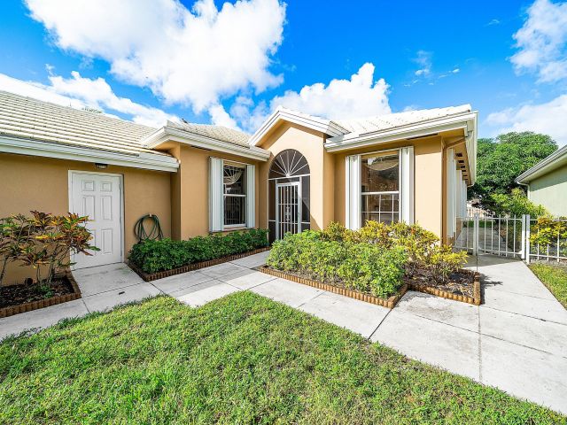 Продажа дома по адресу 1115 Gator Trail - фото 6680795