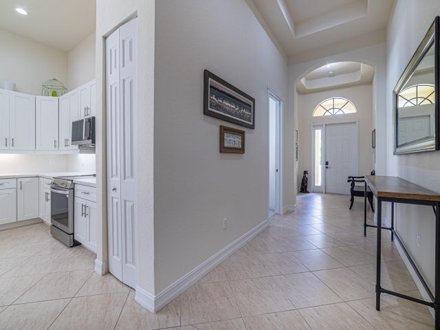 Продажа дома по адресу 9720 Isles Cay Drive - фото 6682099