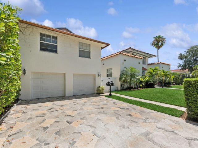 Продажа дома по адресу 310 Almeria Road - фото 6679178