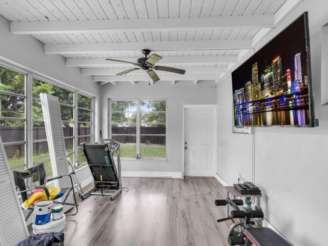 Продажа дома по адресу 3301 SW 20th Court - фото 6702140