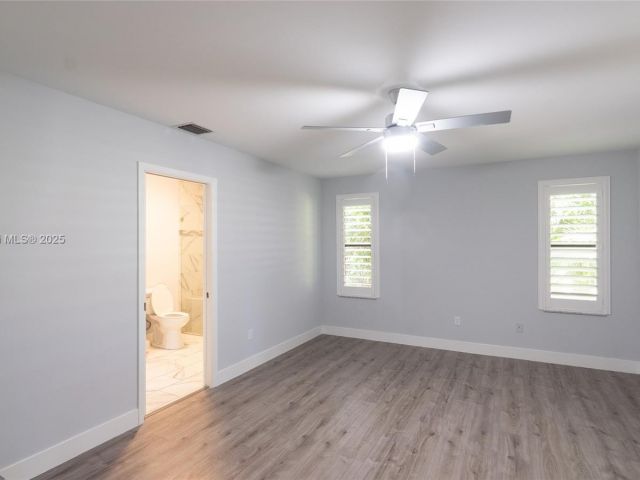 Продажа дома по адресу 3115 NW 12th St - фото 6679673