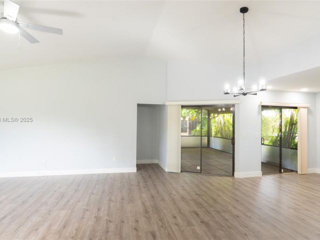 Продажа дома по адресу 3115 NW 12th St - фото 6679679