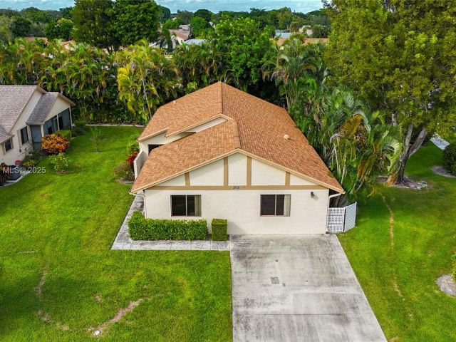 Продажа дома по адресу 3115 NW 12th St - фото 6679681