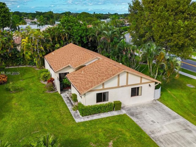 Продажа дома по адресу 3115 NW 12th St - фото 6679682